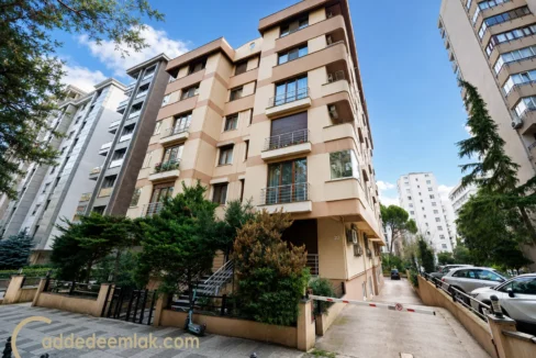Caddebostan yakını Göztepe Satılık 3+1 Daire, bina dış cephe