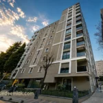 Suadiye satılık sıfır daire . Ulaşım ağlarına (Suadiye Marmaray durağı), alışveriş merkezlerine, lüks mağazalara, restoran ve kafelere (Bağdat Caddesi) sadece yürüme mesafesinde eşsiz lokasyon.