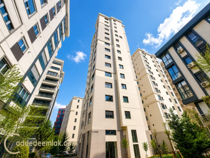 Caddebostan satılık 2+1 yeni yapılmış bina