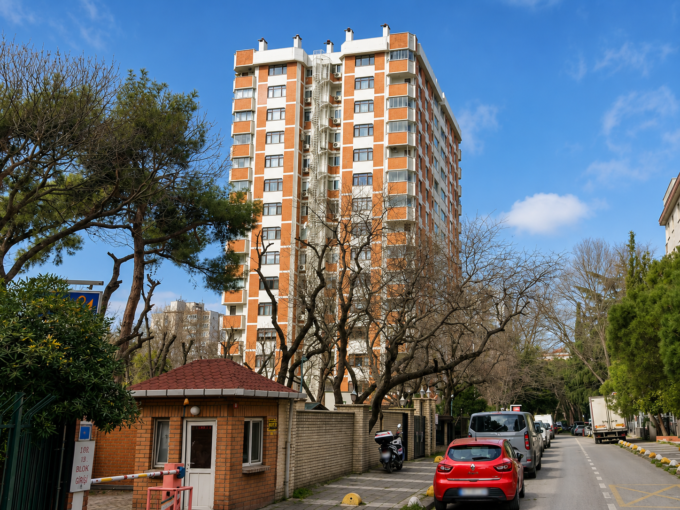 Kozyatağı prestijli sitede satılık lüks 3+1
