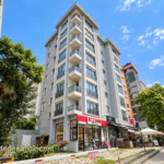 Caddebostan Tanzimat sokakta Bağdat Caddesine yakın satılık 2+1