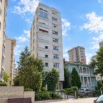 Göztepe Tütüncü Mehmet Efendi Caddesinde satılık 4+1 site dış cephesi