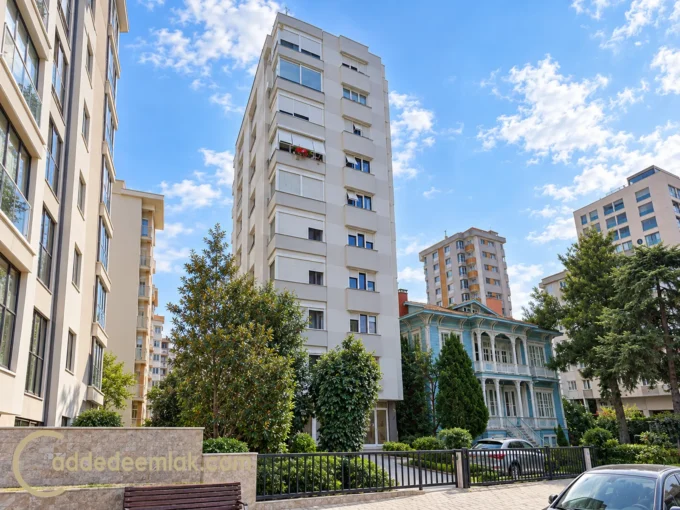 Göztepe Tütüncü Mehmet Efendi Caddesinde satılık 4+1 site dış cephesi